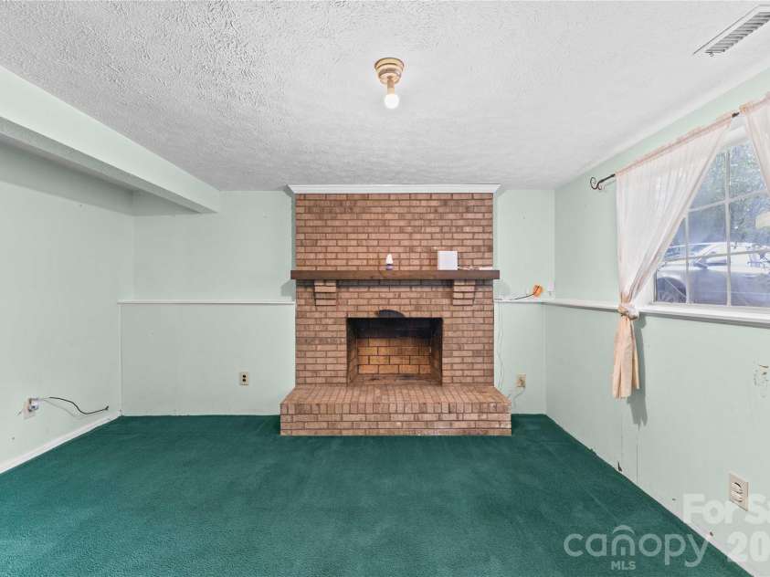 9108 Touchstone Lane, Charlotte, NC 28227.  MLS# CAR4398386, YatesRealty ID 35552. 