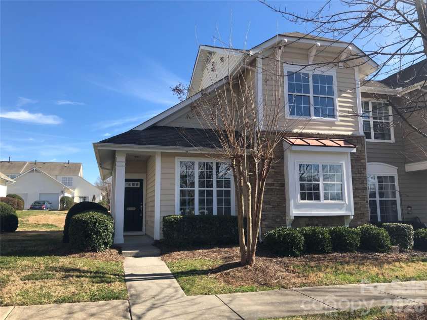 1448 Stonedown Lane, Matthews, NC 28104.  MLS# CAR4395119, YatesRealty ID 35553. 