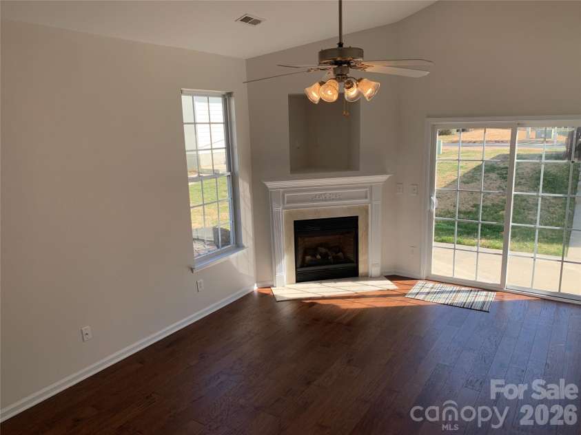 1448 Stonedown Lane, Matthews, NC 28104.  MLS# CAR4395119, YatesRealty ID 35553. 