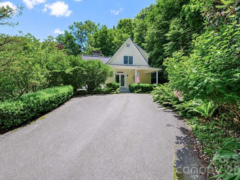 315 Green Hill Woods, Blowing Rock, NC 28605.  MLS# CAR4400512, YatesRealty ID 35555. 