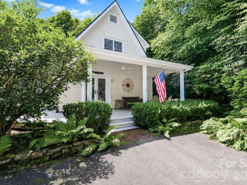 315 Green Hill Woods, Blowing Rock, NC 28605.  MLS# CAR4400512, YatesRealty ID 35555. 