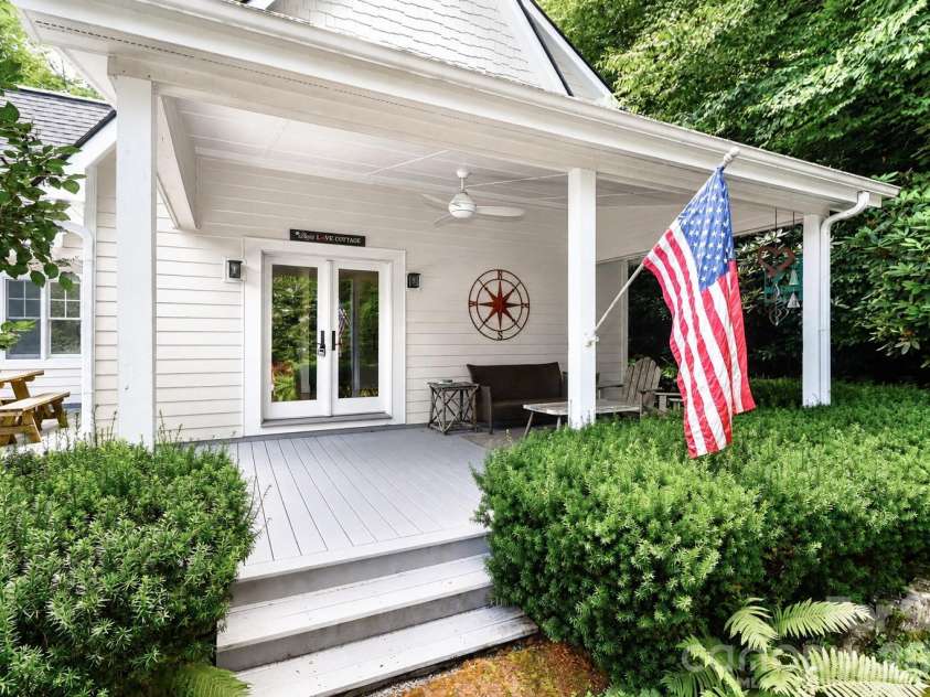 315 Green Hill Woods, Blowing Rock, NC 28605.  MLS# CAR4400512, YatesRealty ID 35555. 