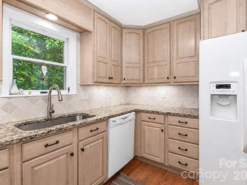 315 Green Hill Woods, Blowing Rock, NC 28605.  MLS# CAR4400512, YatesRealty ID 35555. 