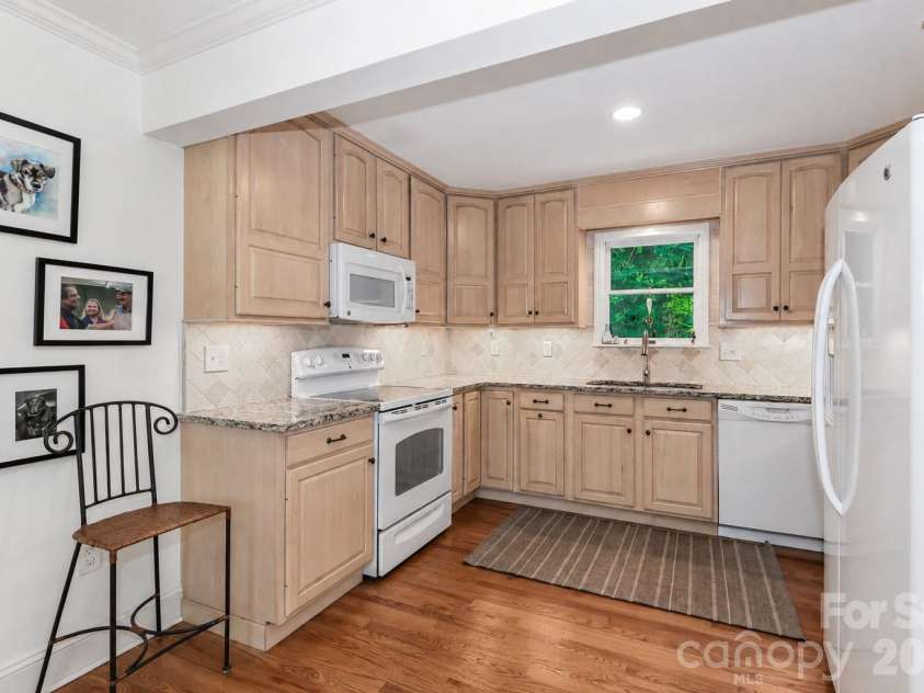 315 Green Hill Woods, Blowing Rock, NC 28605.  MLS# CAR4400512, YatesRealty ID 35555. 