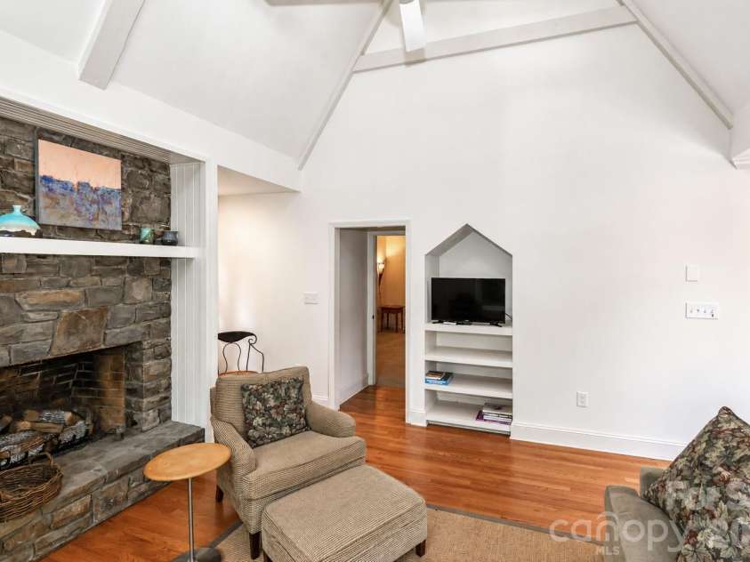 315 Green Hill Woods, Blowing Rock, NC 28605.  MLS# CAR4400512, YatesRealty ID 35555. 