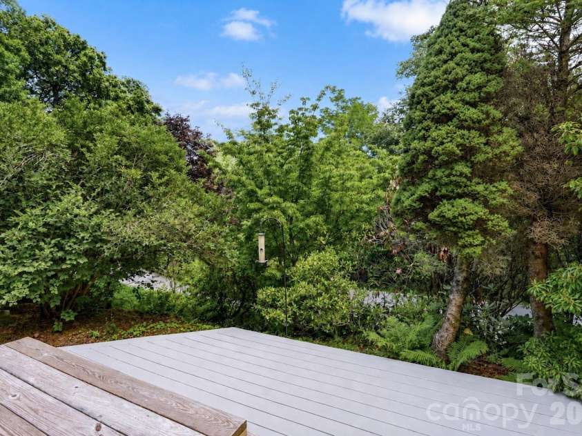 315 Green Hill Woods, Blowing Rock, NC 28605.  MLS# CAR4400512, YatesRealty ID 35555. 