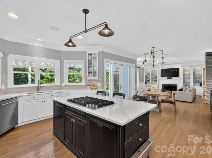 11423 Colonial Country Lane, Charlotte, NC 28277.  MLS# CAR4400807, YatesRealty ID 35556. 