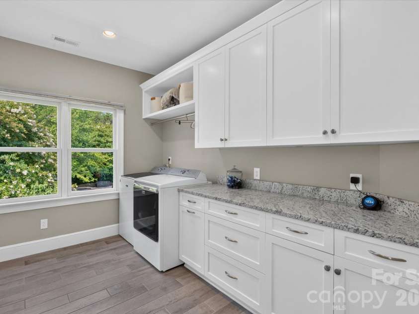 11423 Colonial Country Lane, Charlotte, NC 28277.  MLS# CAR4400807, YatesRealty ID 35556. 