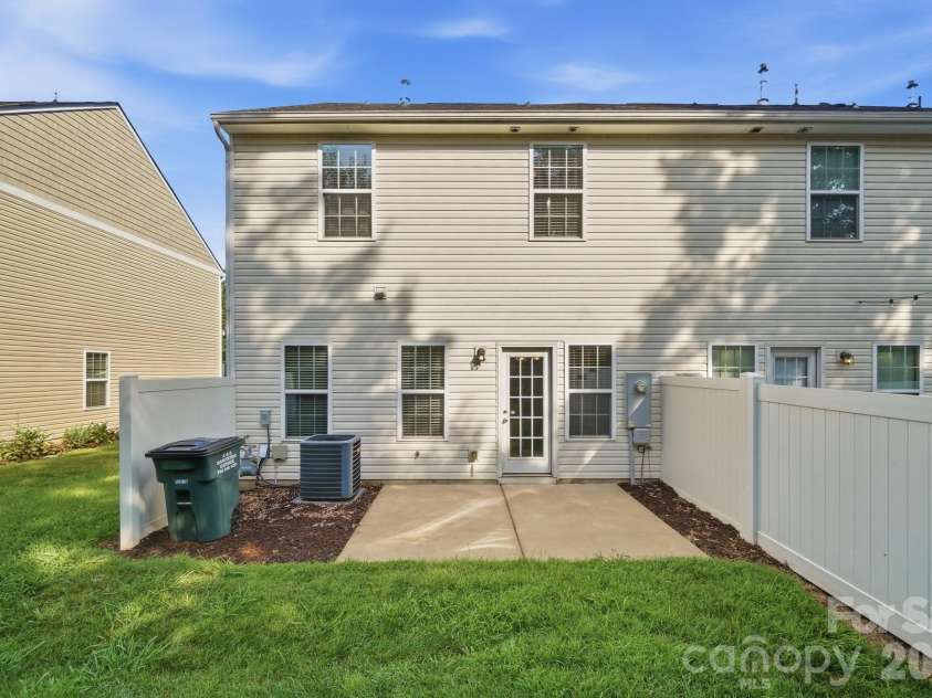 7495 Red Mulberry Way, Charlotte, NC 28273.  MLS# CAR4400539, YatesRealty ID 35557. 
