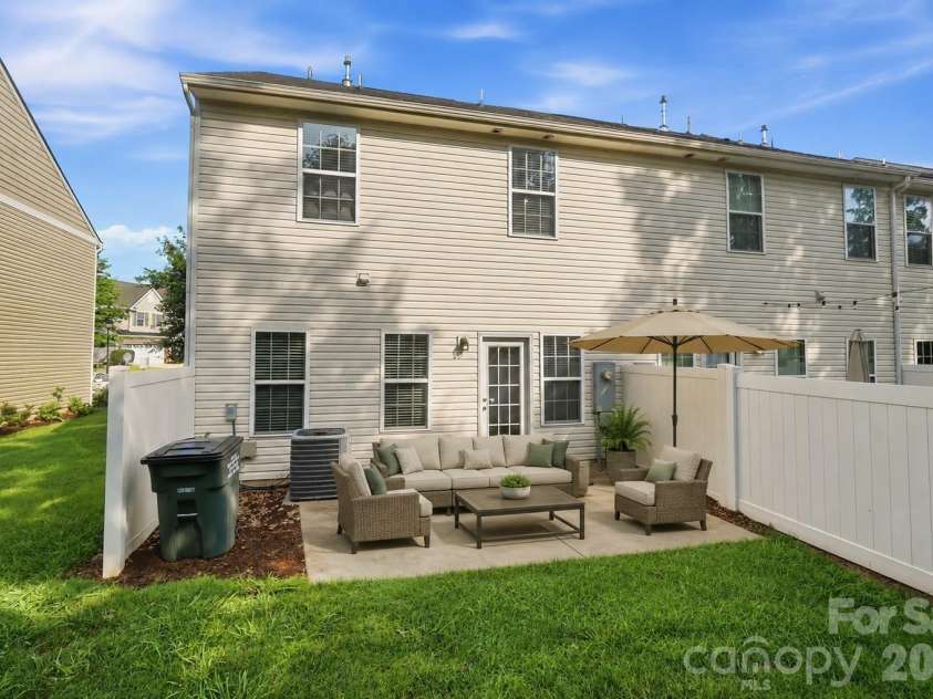7495 Red Mulberry Way, Charlotte, NC 28273.  MLS# CAR4400539, YatesRealty ID 35557. Virtually Staged