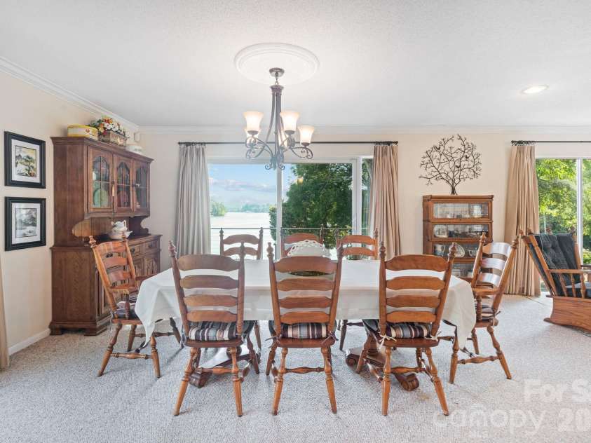 6296 Southlake Drive, Hickory, NC 28601.  MLS# CAR4400740, YatesRealty ID 35558. 