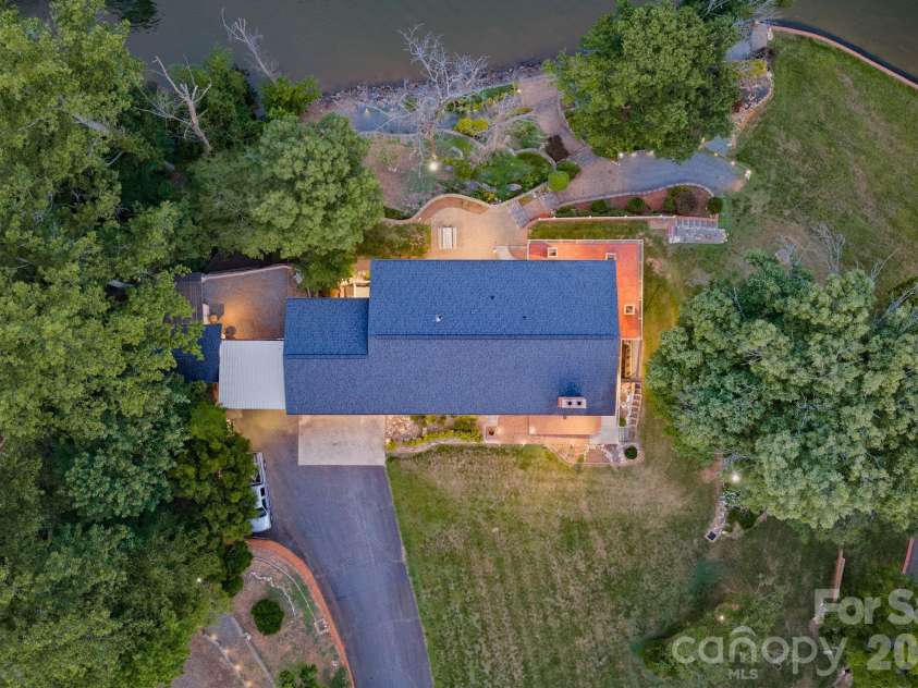 6296 Southlake Drive, Hickory, NC 28601.  MLS# CAR4400740, YatesRealty ID 35558. 