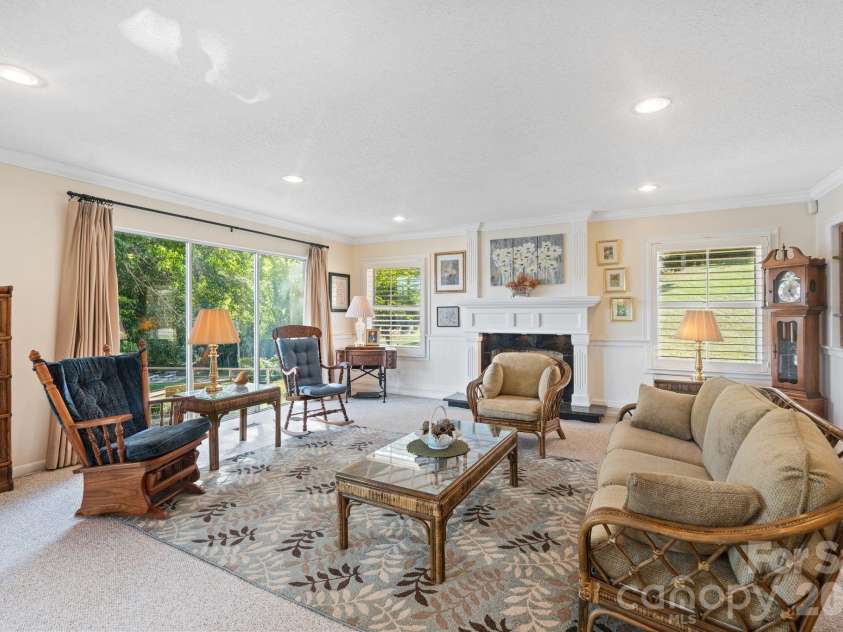 6296 Southlake Drive, Hickory, NC 28601.  MLS# CAR4400740, YatesRealty ID 35558. 