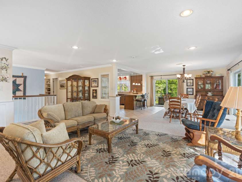 6296 Southlake Drive, Hickory, NC 28601.  MLS# CAR4400740, YatesRealty ID 35558. 