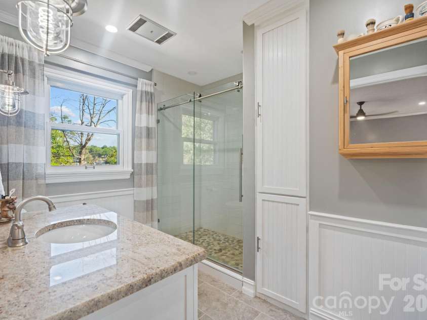 6296 Southlake Drive, Hickory, NC 28601.  MLS# CAR4400740, YatesRealty ID 35558. 