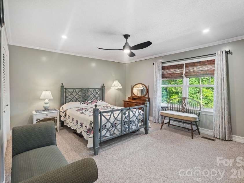 6296 Southlake Drive, Hickory, NC 28601.  MLS# CAR4400740, YatesRealty ID 35558. 