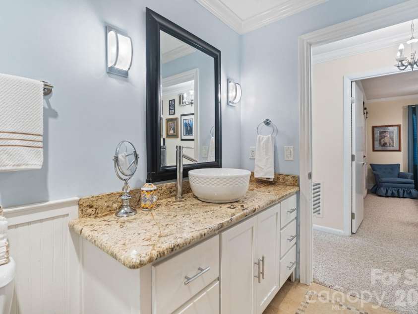 6296 Southlake Drive, Hickory, NC 28601.  MLS# CAR4400740, YatesRealty ID 35558. 