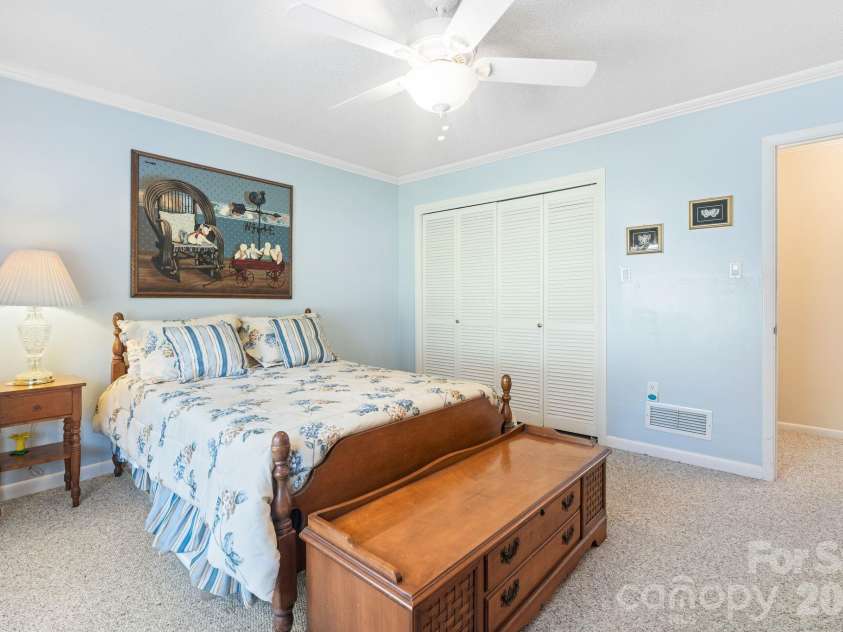 6296 Southlake Drive, Hickory, NC 28601.  MLS# CAR4400740, YatesRealty ID 35558. 
