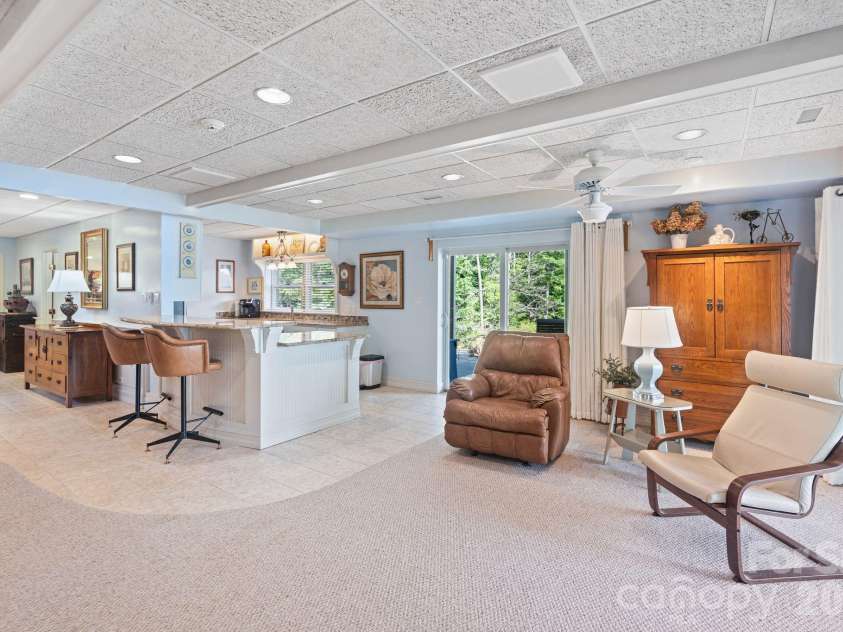 6296 Southlake Drive, Hickory, NC 28601.  MLS# CAR4400740, YatesRealty ID 35558. 