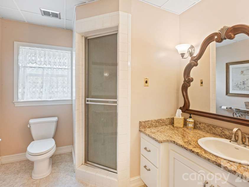 6296 Southlake Drive, Hickory, NC 28601.  MLS# CAR4400740, YatesRealty ID 35558. 