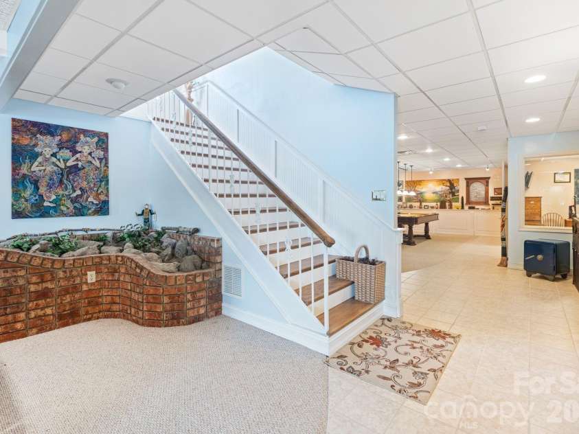 6296 Southlake Drive, Hickory, NC 28601.  MLS# CAR4400740, YatesRealty ID 35558. 