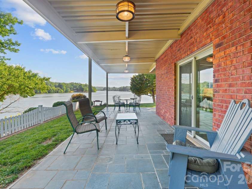 6296 Southlake Drive, Hickory, NC 28601.  MLS# CAR4400740, YatesRealty ID 35558. 