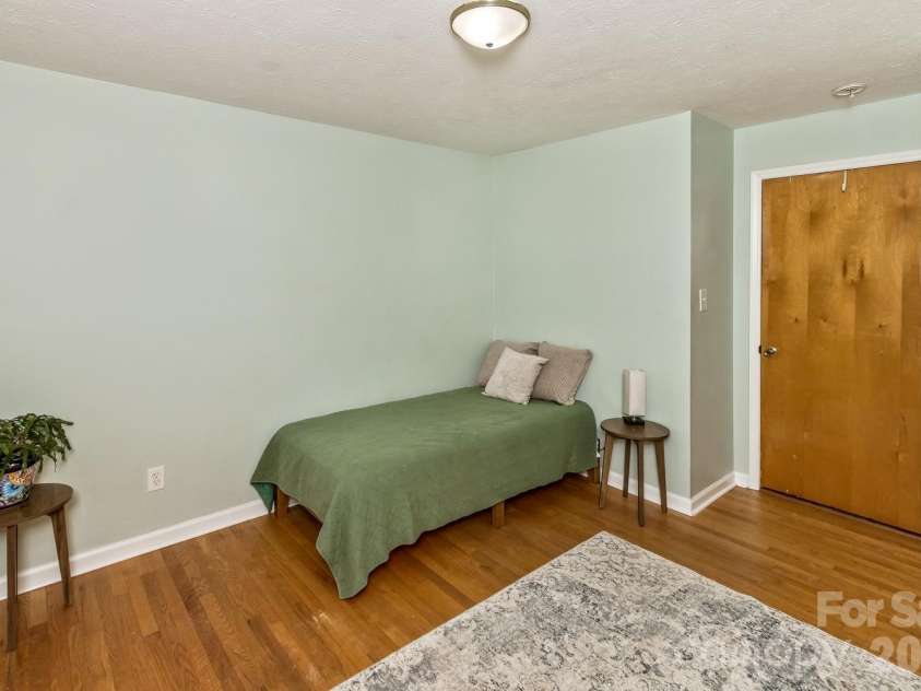 17 Rhododendron Place, Asheville, NC 28805.  MLS# CAR4399647, YatesRealty ID 35559. Bedroom #2