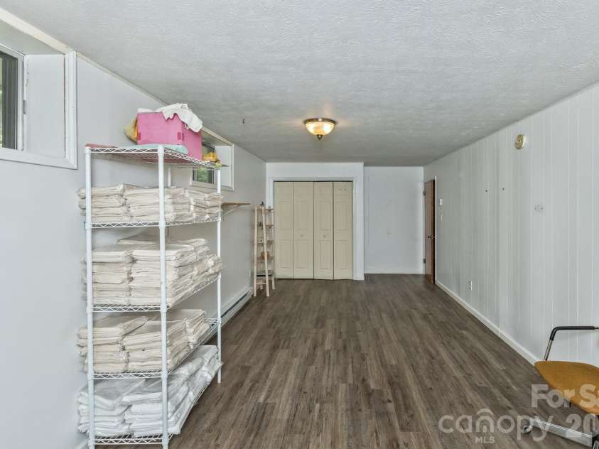 17 Rhododendron Place, Asheville, NC 28805.  MLS# CAR4399647, YatesRealty ID 35559. Endless possibilities