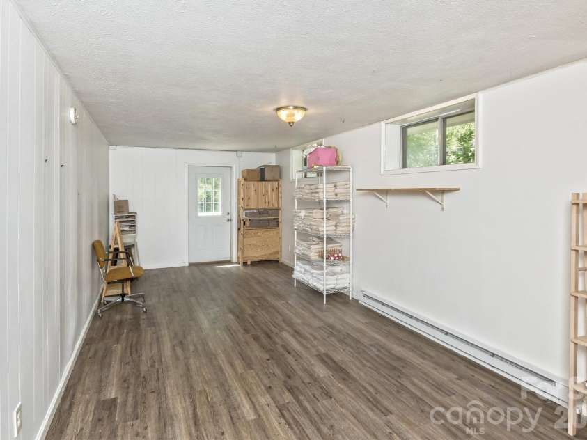 17 Rhododendron Place, Asheville, NC 28805.  MLS# CAR4399647, YatesRealty ID 35559. Flex space / rec room / or bedroom #5