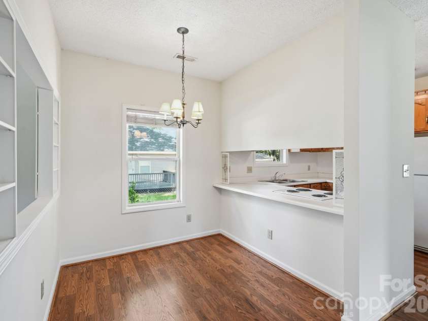 206 Sixth Street, Belmont, NC 28012.  MLS# CAR4399946, YatesRealty ID 35560. Dining Room