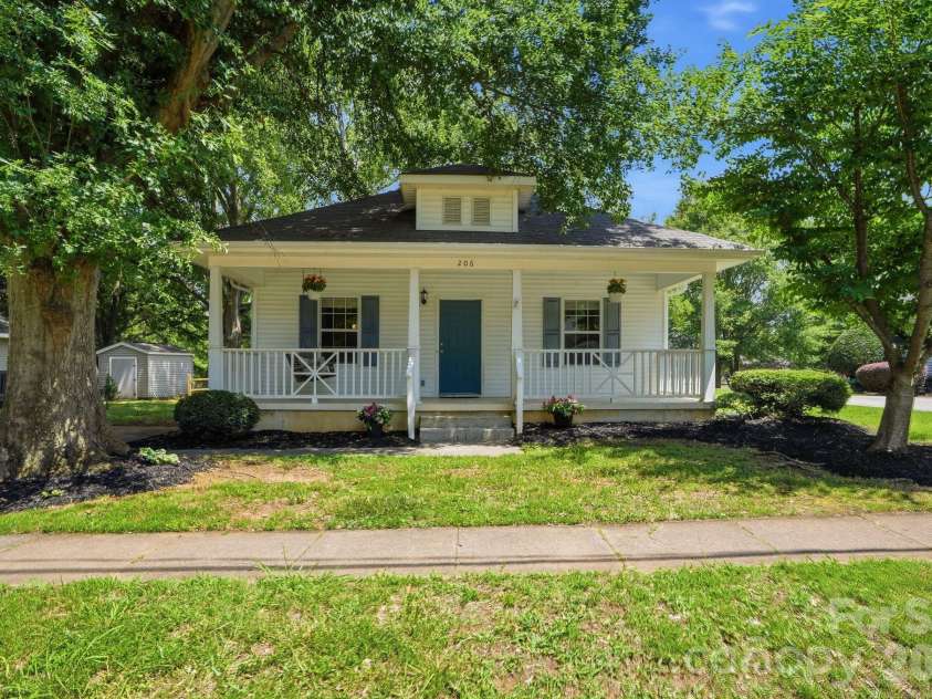 206 Sixth Street, Belmont, NC 28012.  MLS# CAR4399946, YatesRealty ID 35560. Front