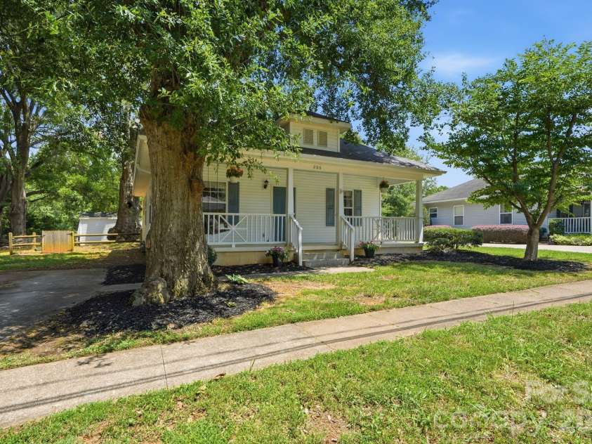 206 Sixth Street, Belmont, NC 28012.  MLS# CAR4399946, YatesRealty ID 35560. Front