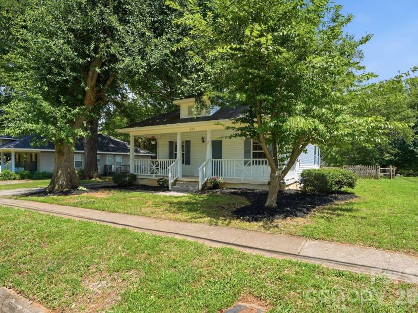 206 Sixth Street, Belmont, NC 28012.  MLS# CAR4399946, YatesRealty ID 35560. Front