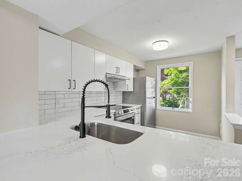 7321 Pebblestone Drive, Charlotte, NC 28212.  MLS# CAR4398675, YatesRealty ID 35564. 