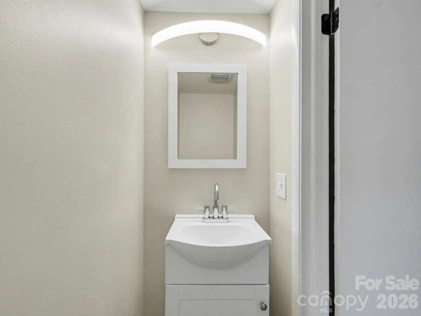 7321 Pebblestone Drive, Charlotte, NC 28212.  MLS# CAR4398675, YatesRealty ID 35564. 