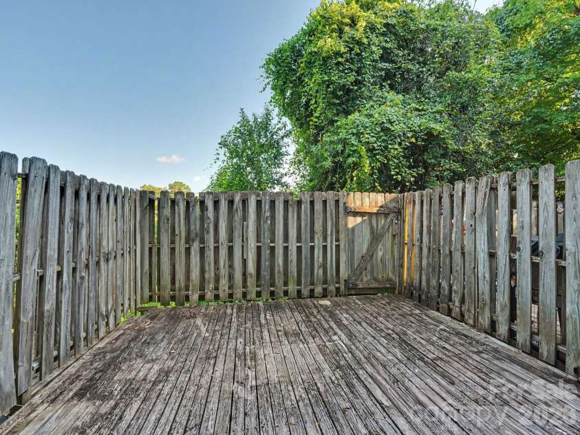 7321 Pebblestone Drive, Charlotte, NC 28212.  MLS# CAR4398675, YatesRealty ID 35564. 
