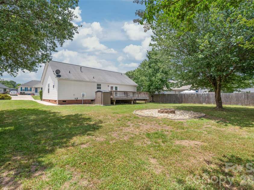 1805 Lawton Drive, Rock Hill, SC 29730.  MLS# CAR4394249, YatesRealty ID 35565. 