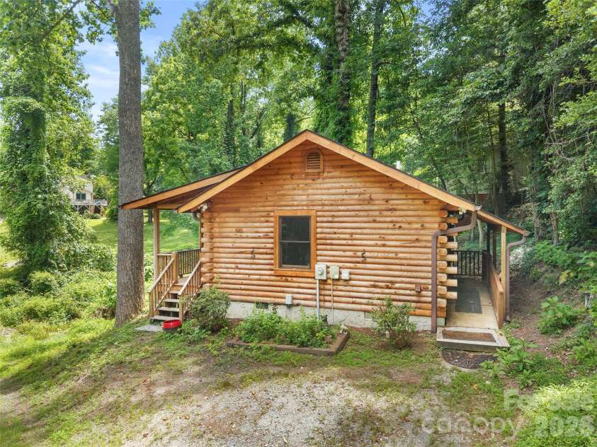 549 Henderson Street, Saluda, NC 28773.  MLS# CAR4396571, YatesRealty ID 35566. 