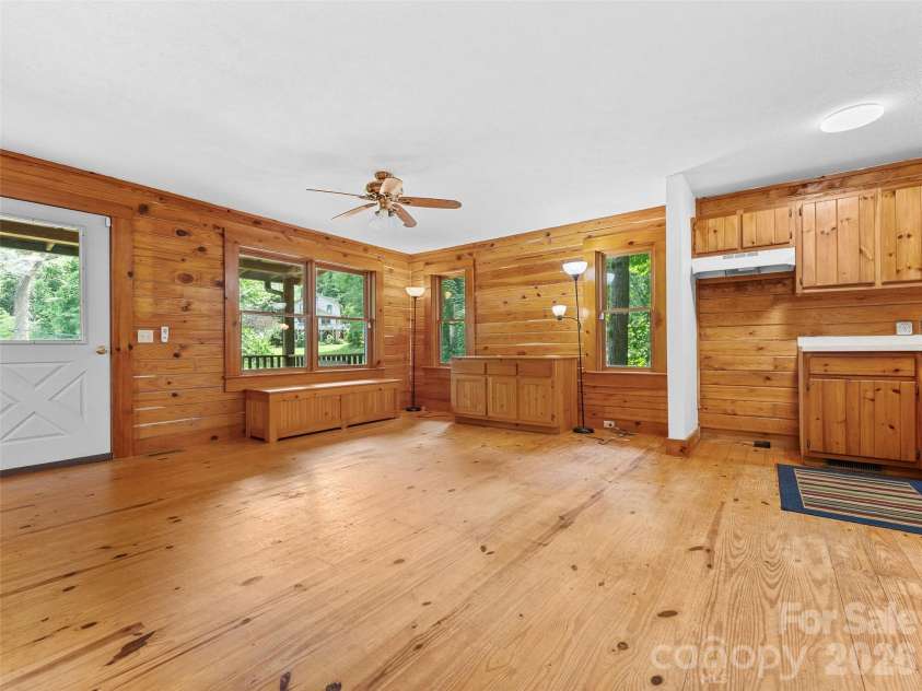 549 Henderson Street, Saluda, NC 28773.  MLS# CAR4396571, YatesRealty ID 35566. 