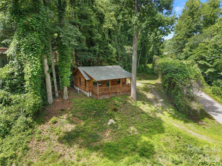 549 Henderson Street, Saluda, NC 28773.  MLS# CAR4396571, YatesRealty ID 35566. 