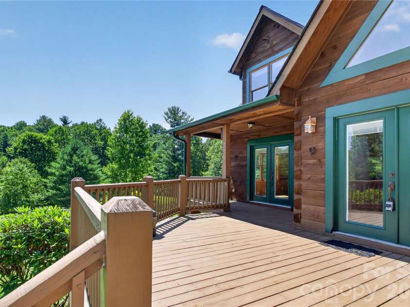 335 Whites Lake Boulevard, Saluda, NC 28773.  MLS# CAR4390961, YatesRealty ID 35568. 