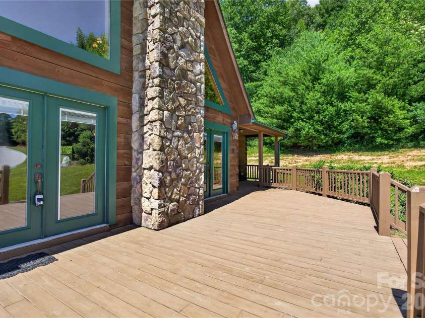 335 Whites Lake Boulevard, Saluda, NC 28773.  MLS# CAR4390961, YatesRealty ID 35568. 