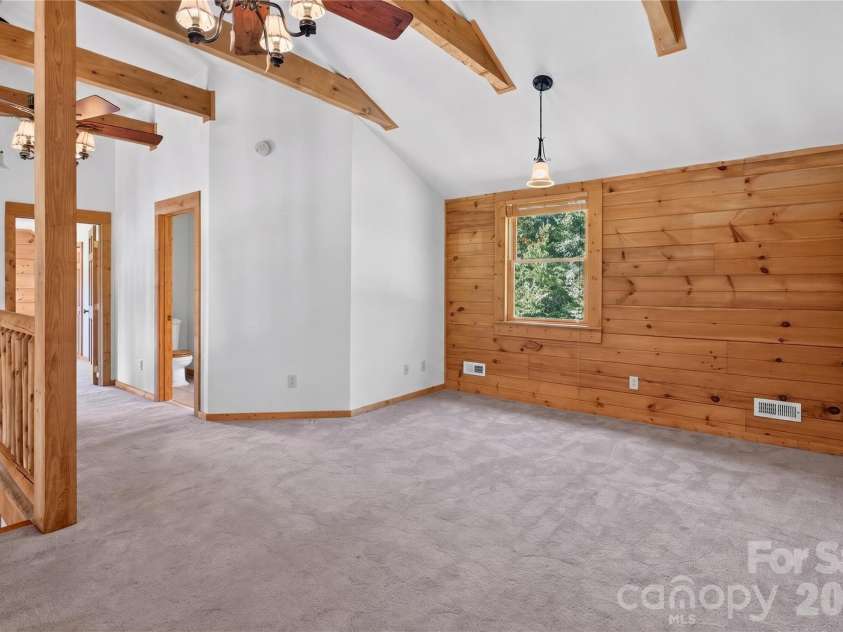 335 Whites Lake Boulevard, Saluda, NC 28773.  MLS# CAR4390961, YatesRealty ID 35568. Loft.