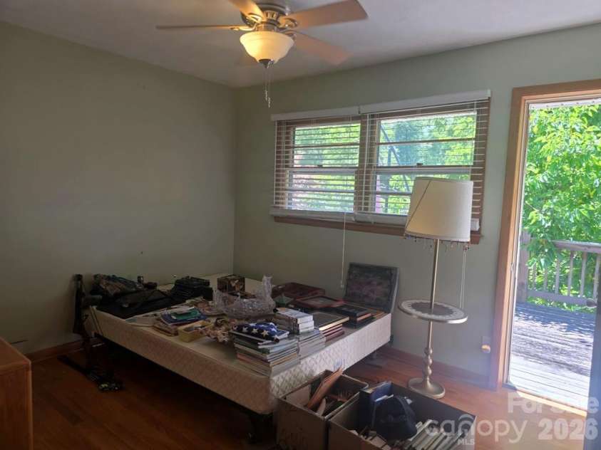 629 Willow Road, Hendersonville, NC 28739.  MLS# CAR4396898, YatesRealty ID 35569. 