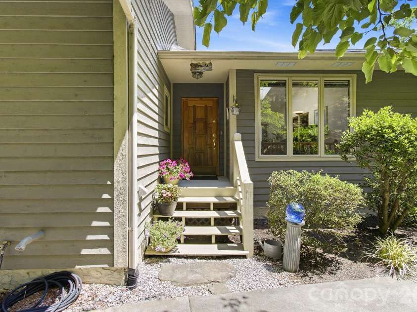 112 Windy Gap Road, Asheville, NC 28804.  MLS# CAR4399896, YatesRealty ID 35574. 