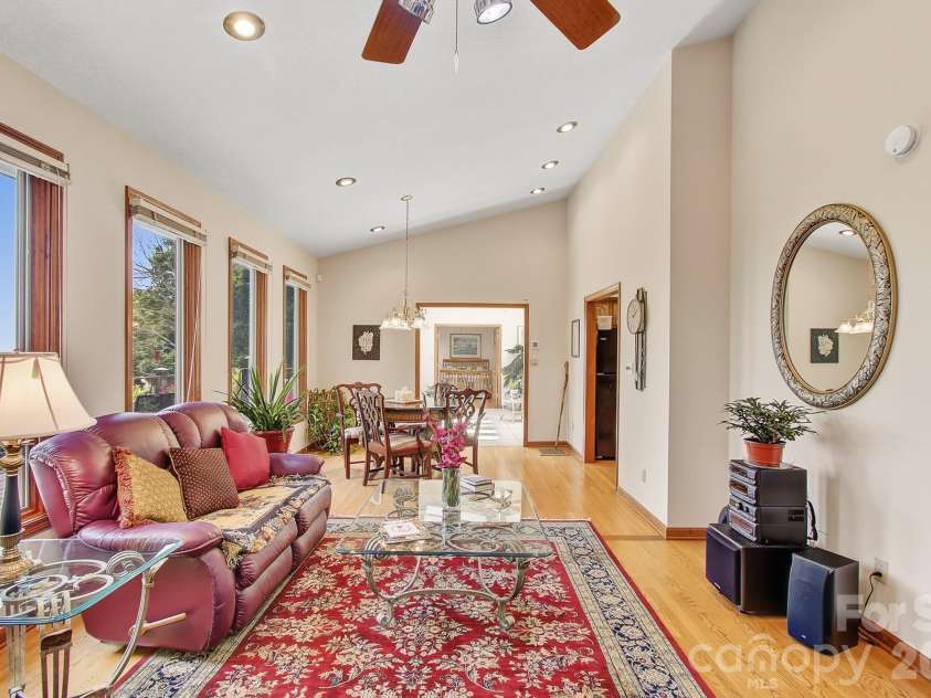 112 Windy Gap Road, Asheville, NC 28804.  MLS# CAR4399896, YatesRealty ID 35574. 