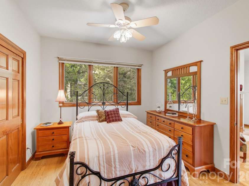 112 Windy Gap Road, Asheville, NC 28804.  MLS# CAR4399896, YatesRealty ID 35574. 