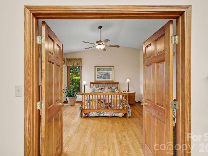 112 Windy Gap Road, Asheville, NC 28804.  MLS# CAR4399896, YatesRealty ID 35574. 
