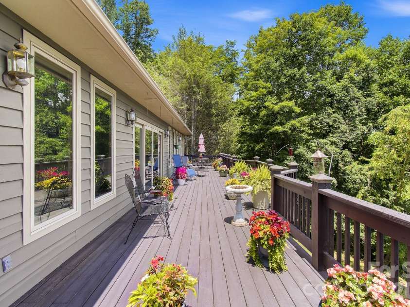 112 Windy Gap Road, Asheville, NC 28804.  MLS# CAR4399896, YatesRealty ID 35574. 