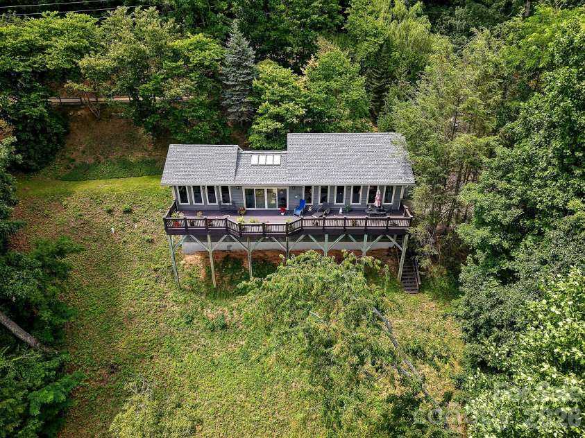 112 Windy Gap Road, Asheville, NC 28804.  MLS# CAR4399896, YatesRealty ID 35574. 